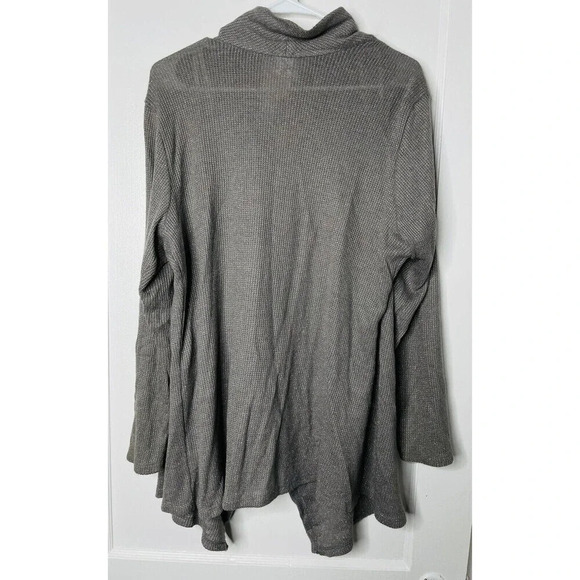 Sunday Womens Knit Metallic Cardigan Sz 1X Button Up Gray Long Sleeve Asymmetric - Picture 2 of 7